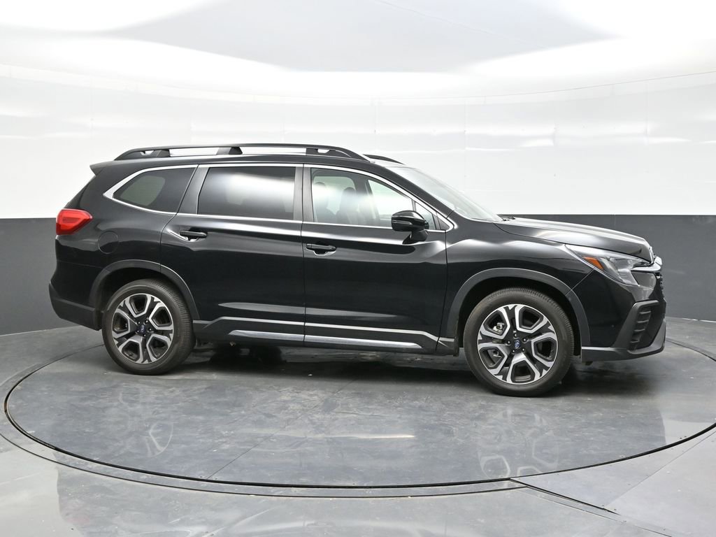Used 2023 Subaru Ascent Limited image 8