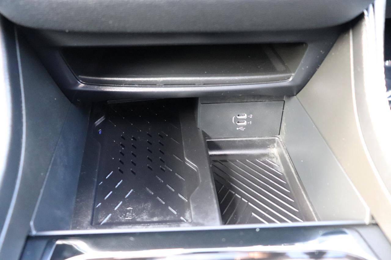 Used 2026 Chrysler Pacifica Limited FWD image 49