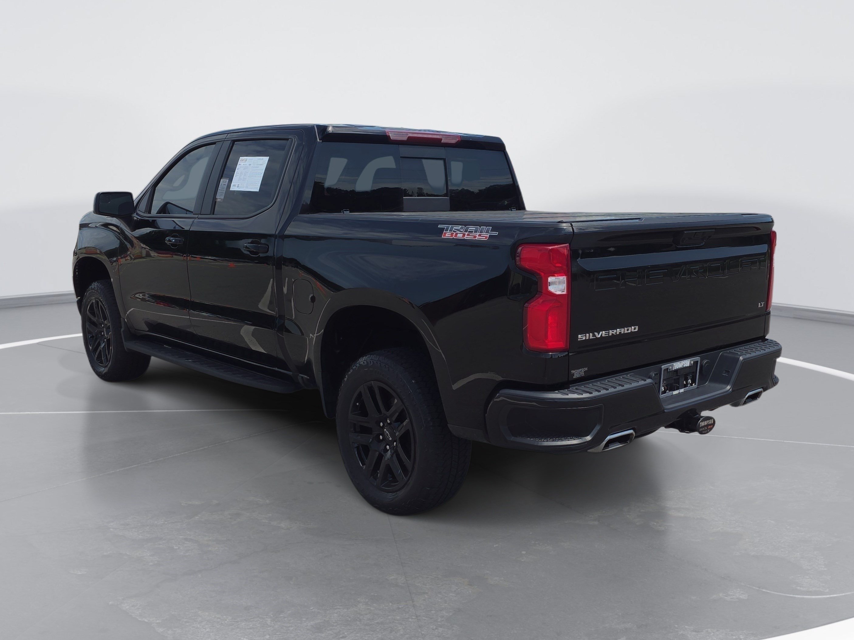 Used 2025 Chevrolet Silverado 1500 LT Trail Boss w/ Convenience Package II AWD/4WD image 5