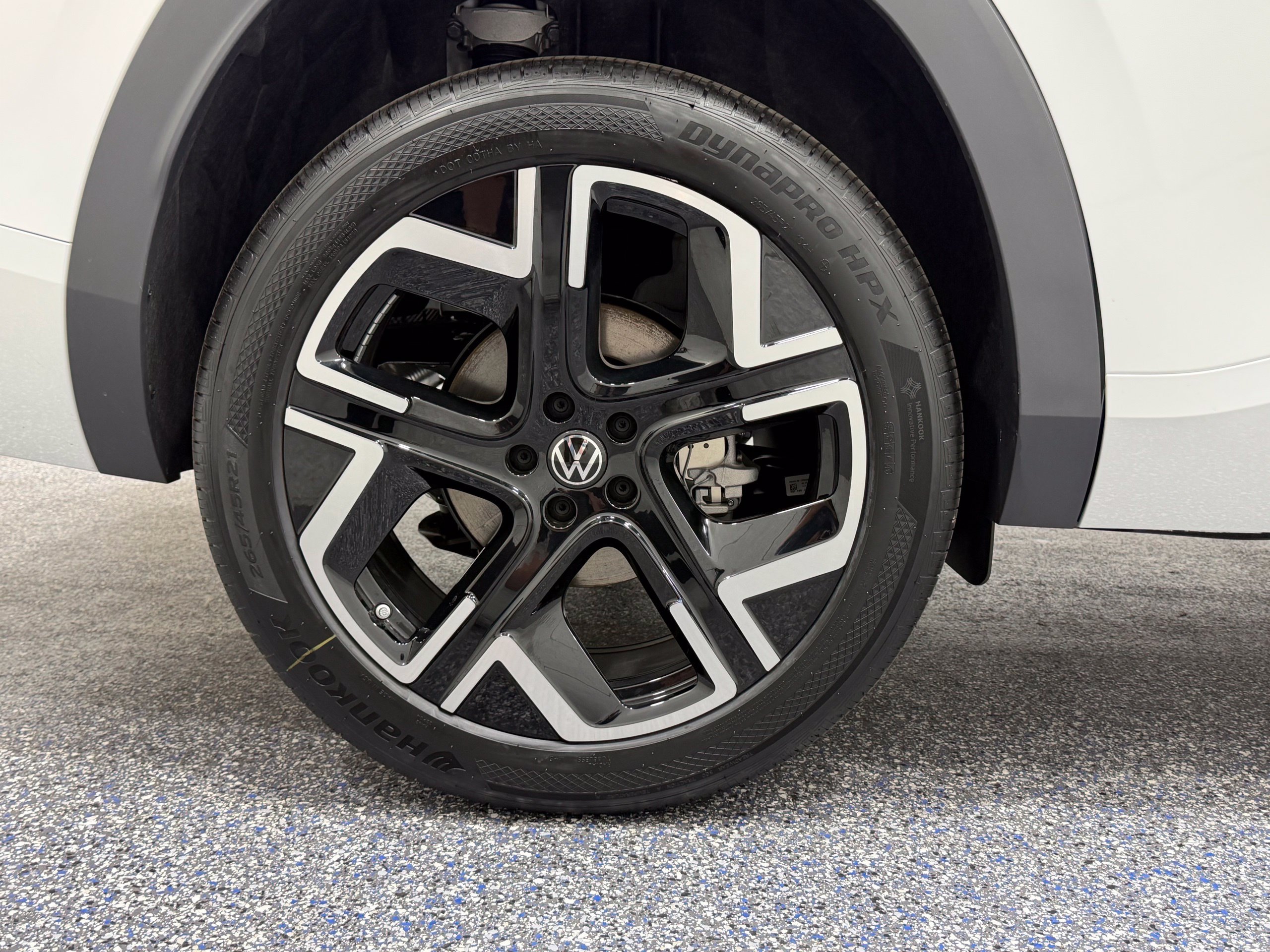 New 2027 Volkswagen Atlas SEL Premium R-Line AWD/4WD image 17