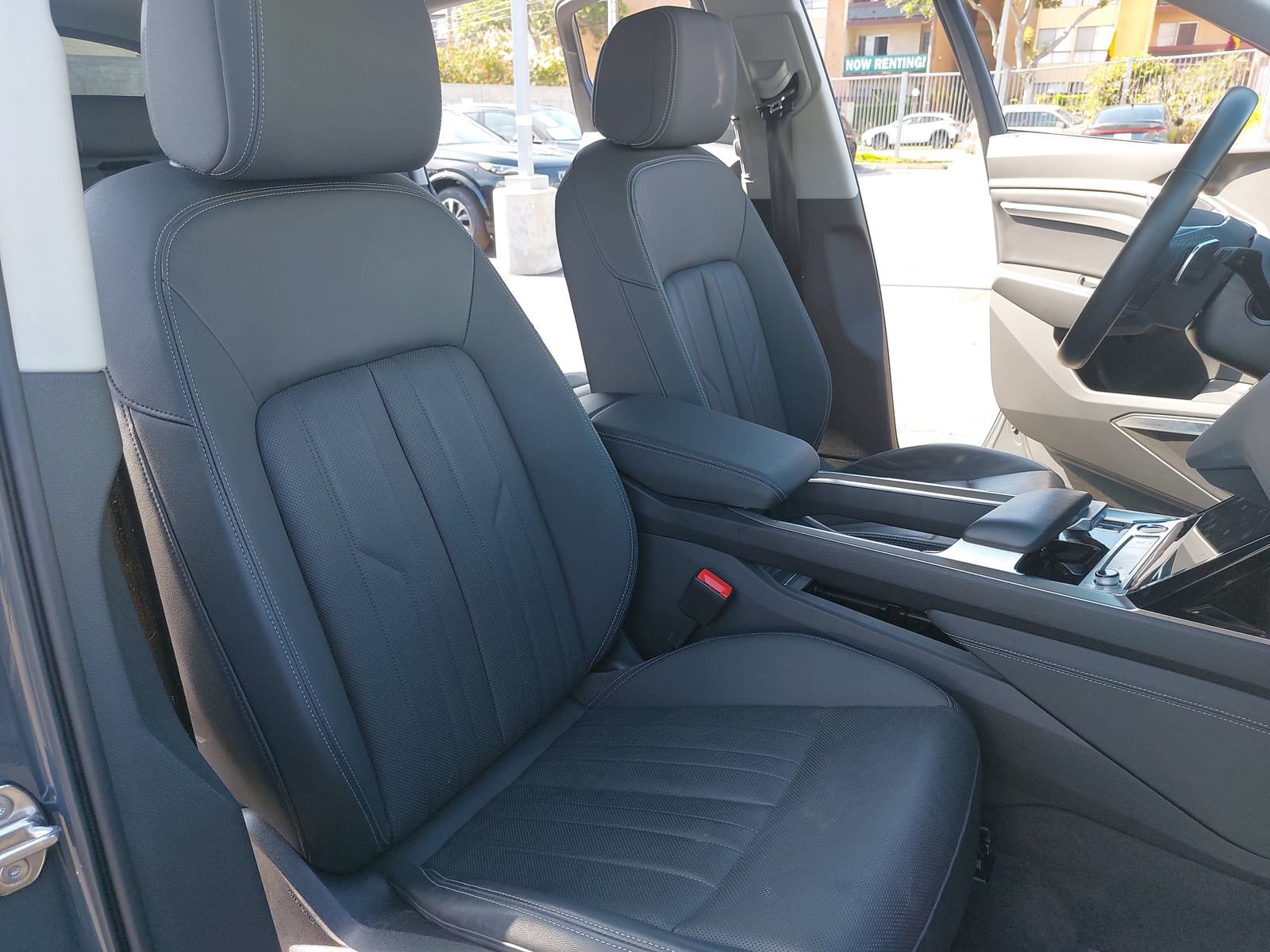 Used 2024 Audi Q8 e-tron Premium Plus w/ Premium Plus Package AWD/4WD image 10