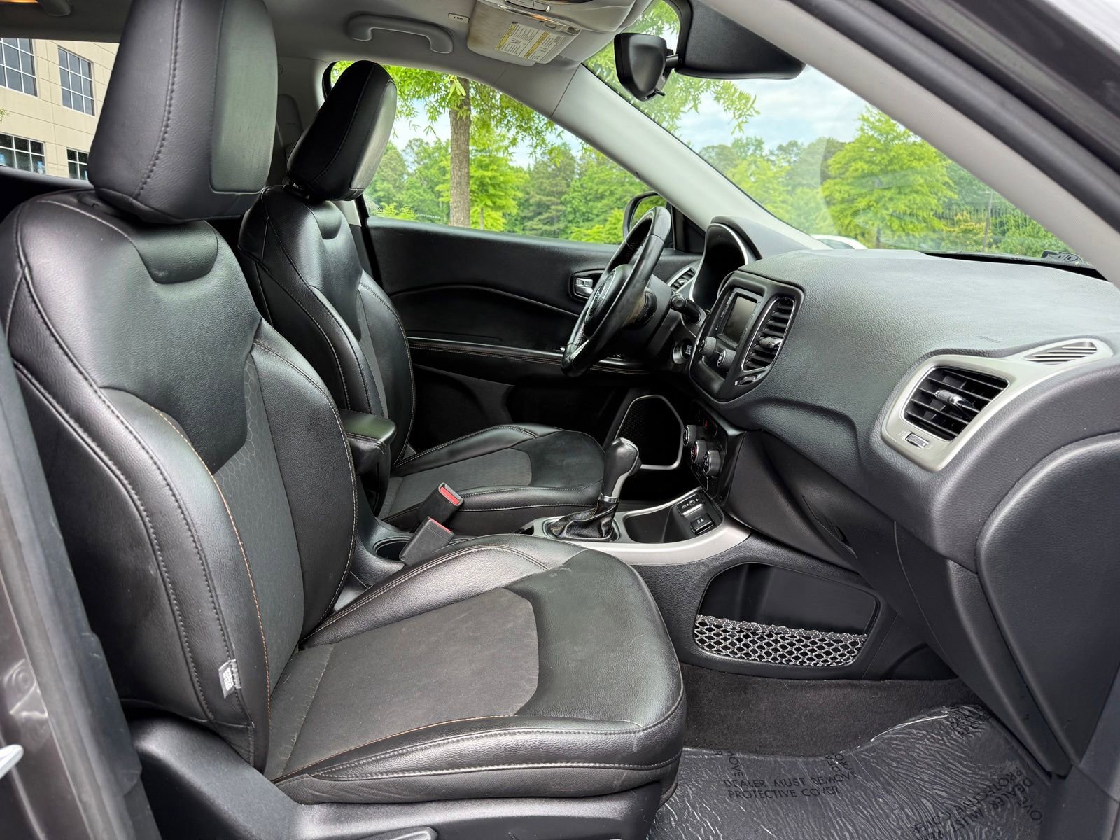 Used 2018 Jeep Compass Latitude FWD image 33