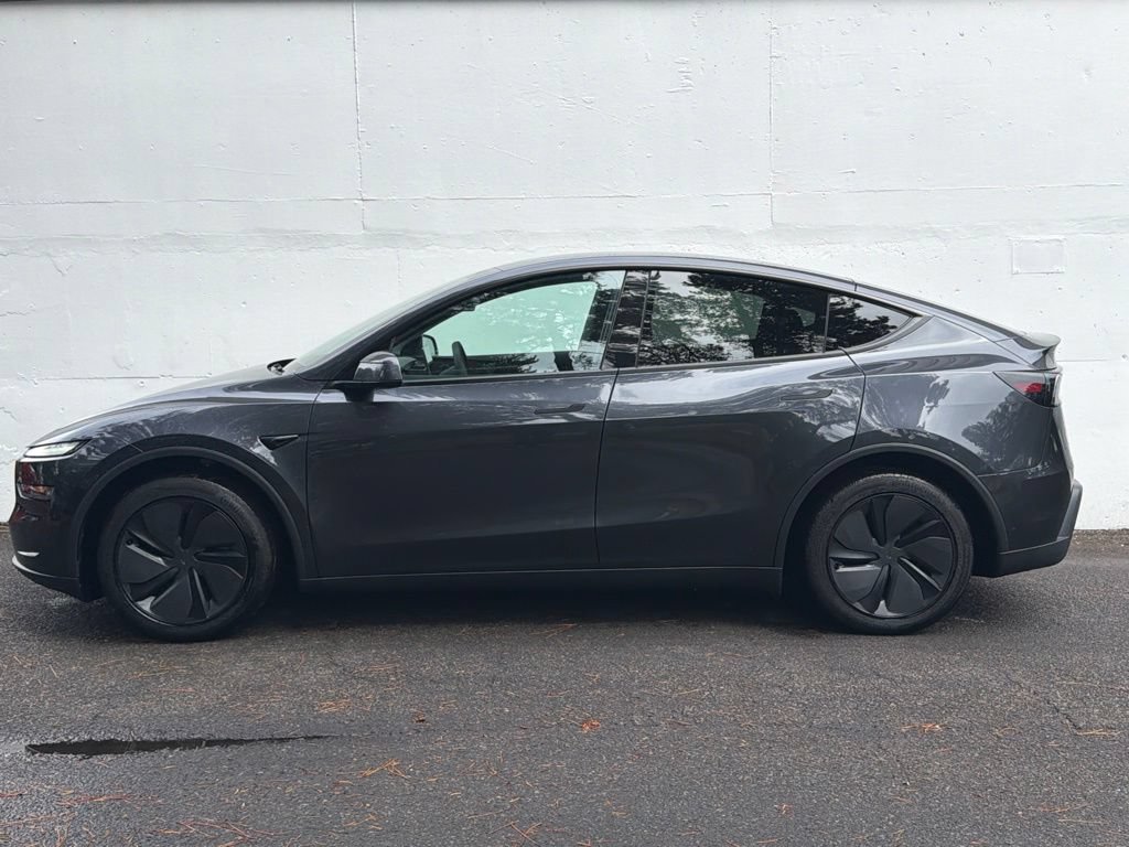 Used 2026 Tesla Model Y Long Range AWD/4WD image 2