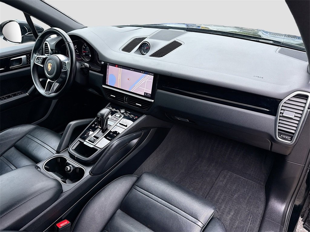 Used 2019 Porsche Cayenne S w/ Premium Plus Package image 32