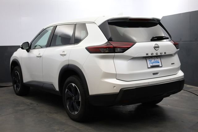 Used 2025 Nissan Rogue SV image 6