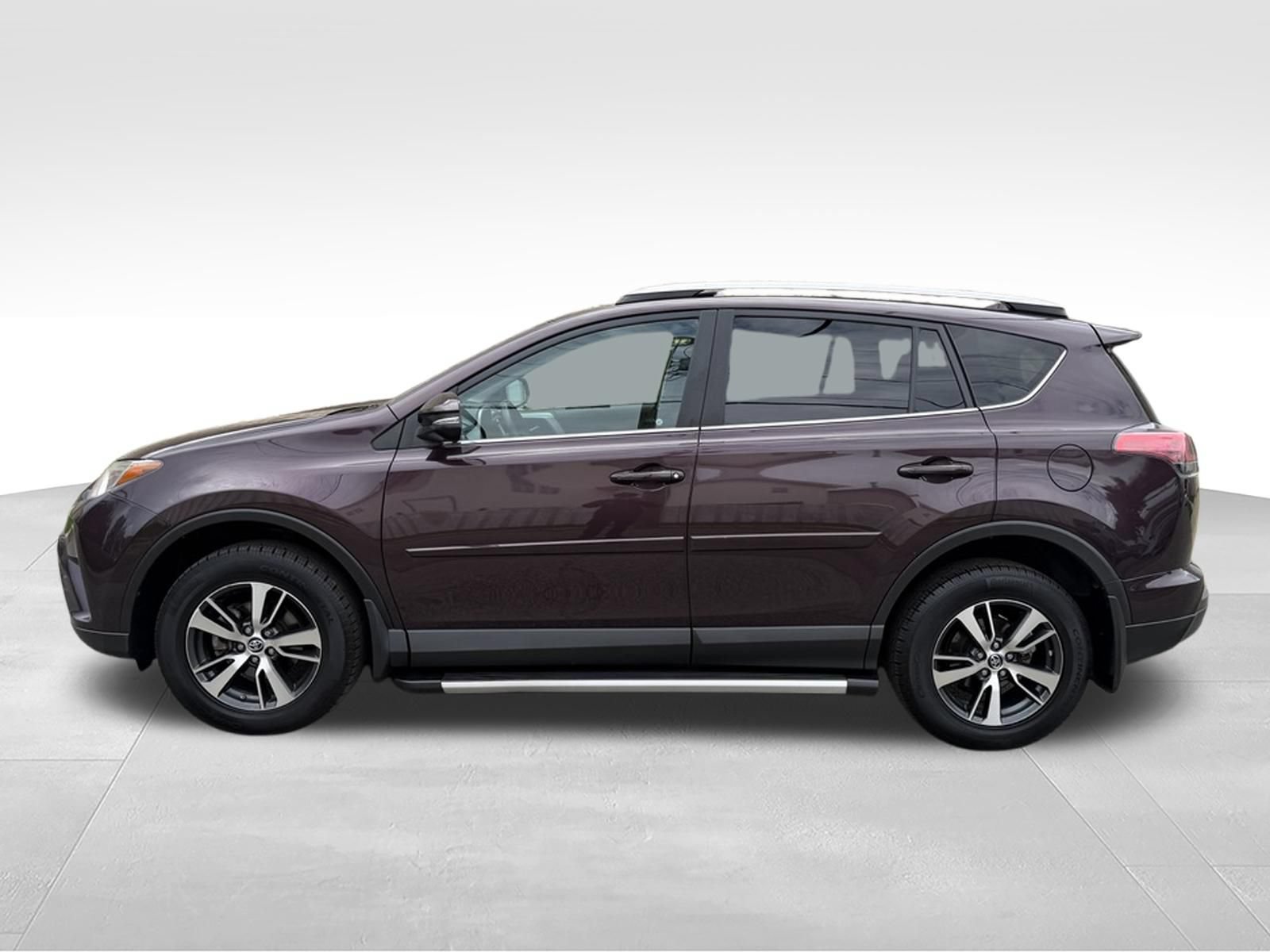 Used 2018 Toyota RAV4 XLE AWD/4WD image 8
