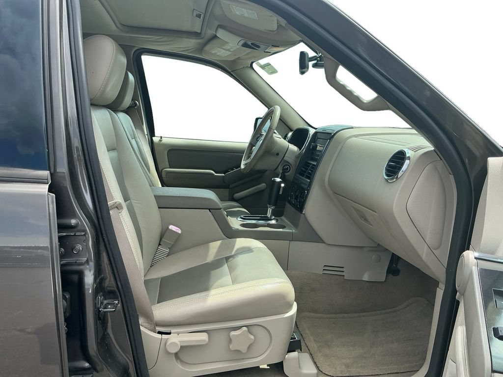 Used 2006 Ford Explorer XLT RWD image 22