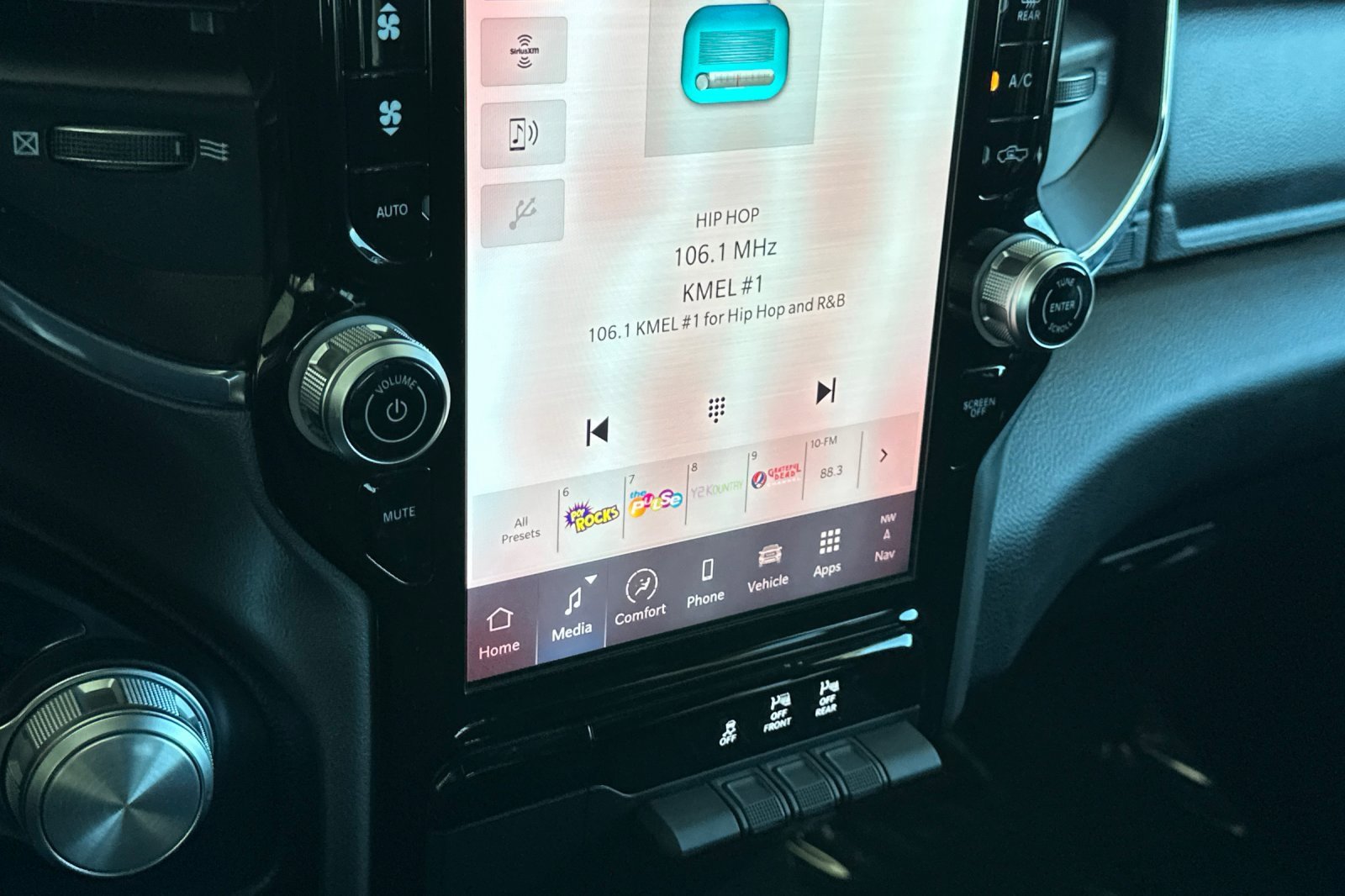 Used 2025 RAM 1500 Laramie image 31