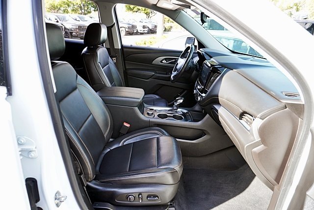 Used 2021 Chevrolet Traverse LT image 10