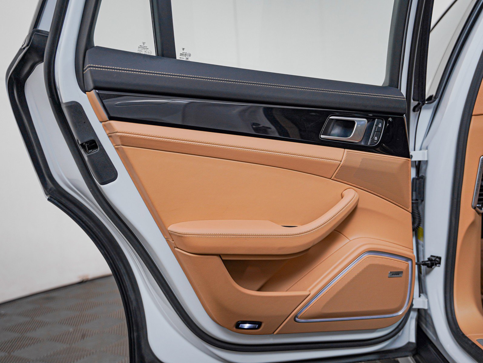 Certified 2023 Porsche Panamera 4S image 26