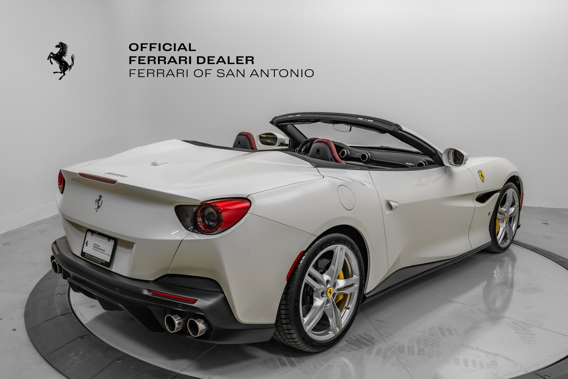 Certified 2020 Ferrari Portofino image 10