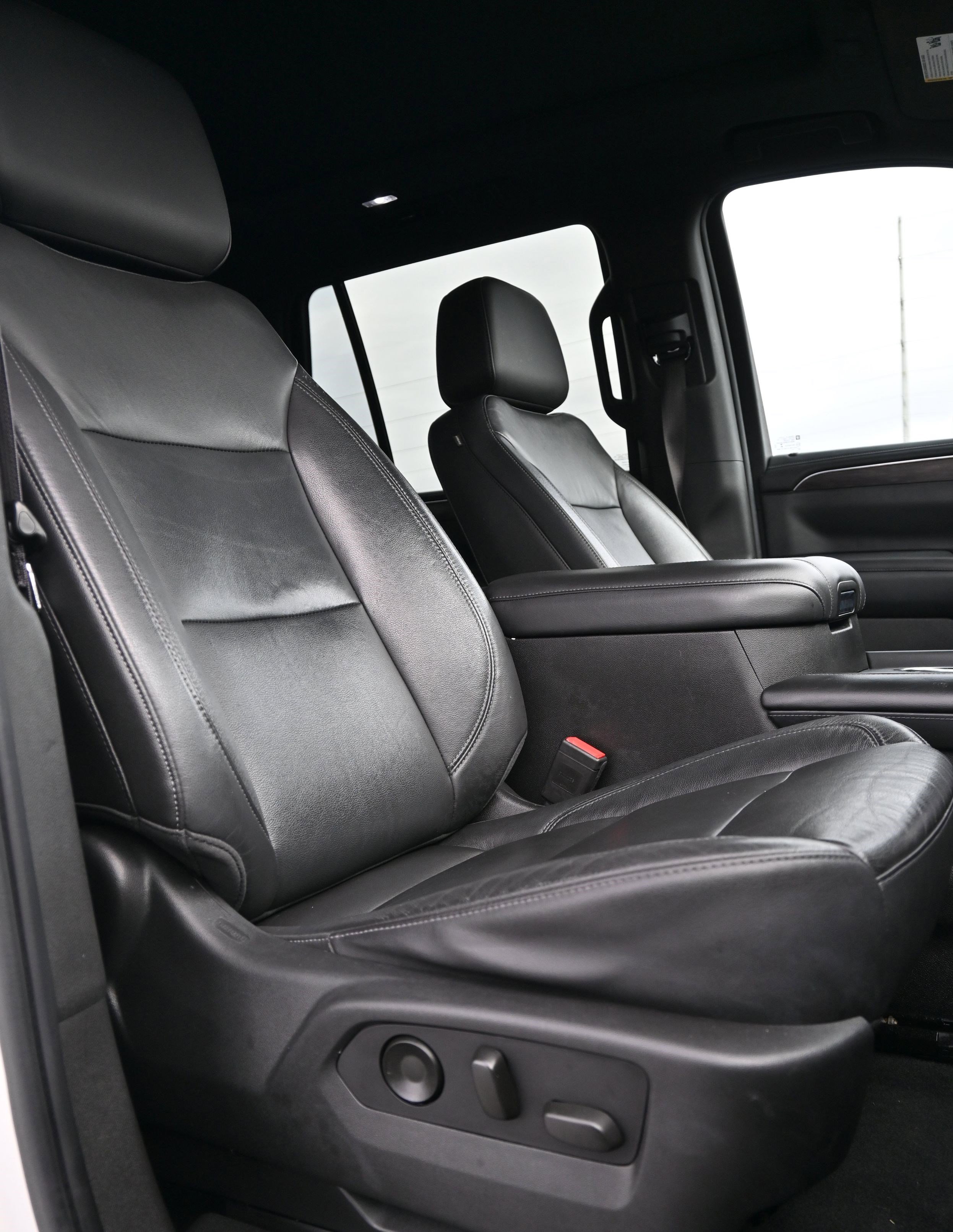 Used 2021 Chevrolet Tahoe LT w/ LT Signature Package image 33