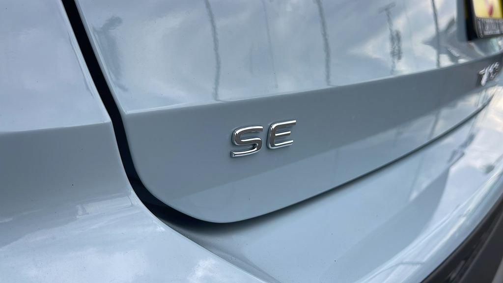 New 2025 Volkswagen Taos SE image 27