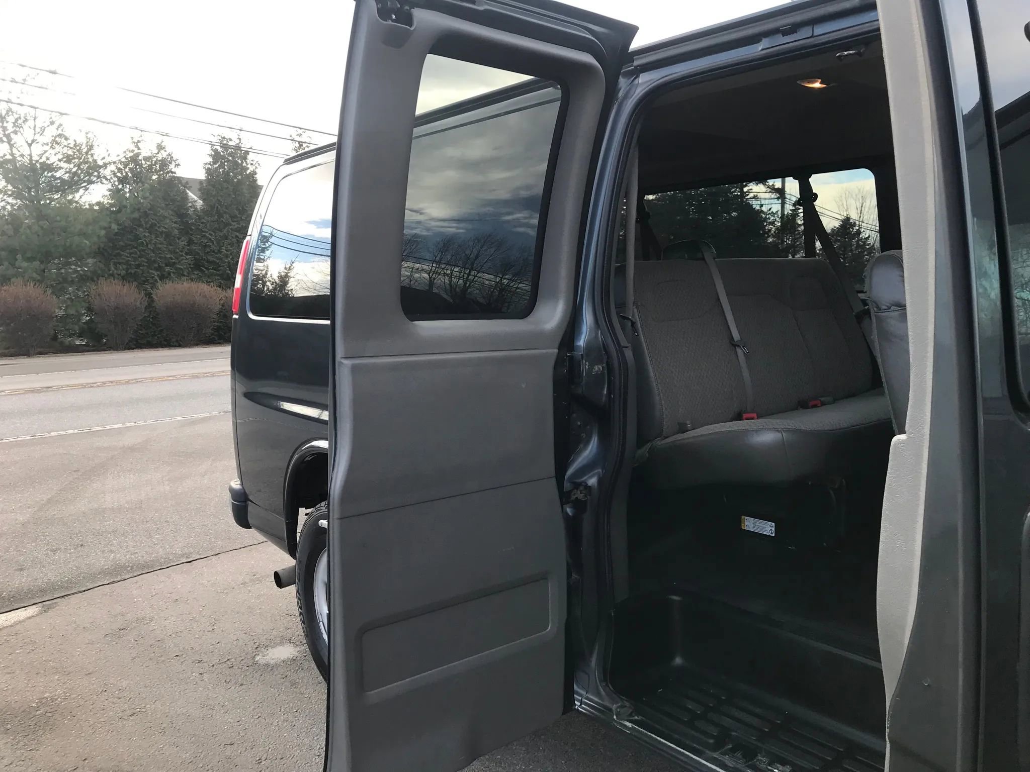 Used 2017 Chevrolet Express 3500 LT w/ LT Preferred Equipment Group image 38