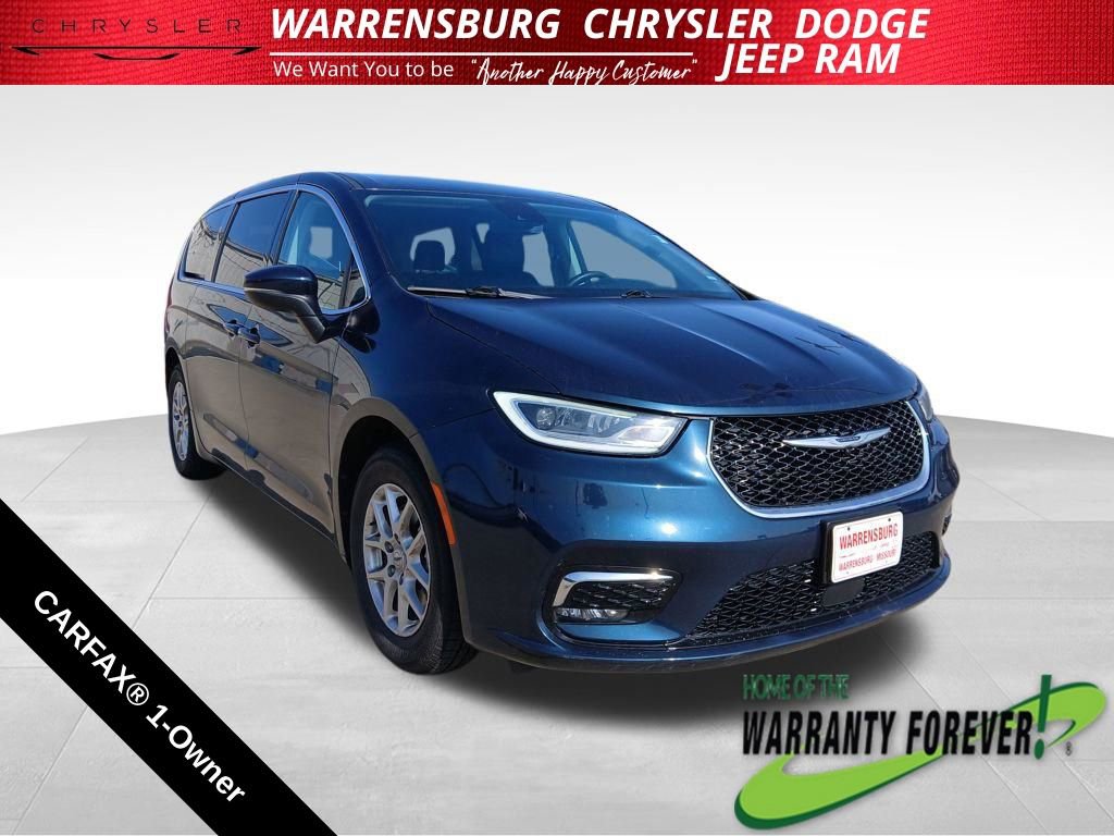 Used 2023 Chrysler Pacifica Touring-L image 1