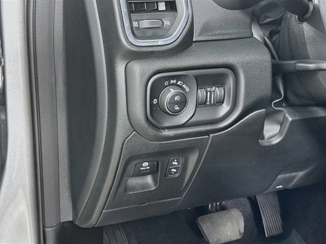 Used 2025 RAM 1500 Laramie w/ Sport Appearance Package AWD/4WD image 10