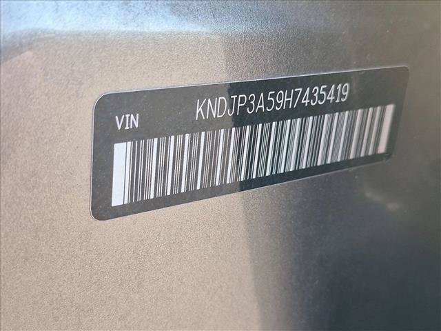 Used 2017 Kia Soul + FWD image 23