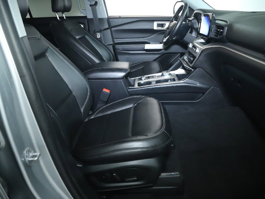 Used 2022 Ford Explorer XLT w/ Equipment Group 202A image 39
