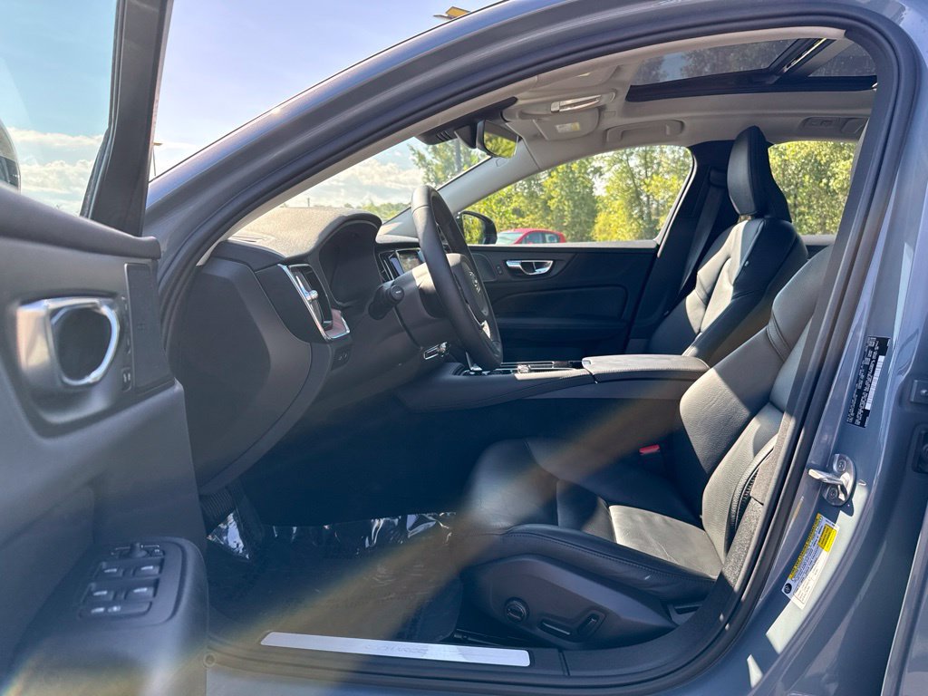 Used 2023 Volvo S60 T8 Plus AWD/4WD image 21