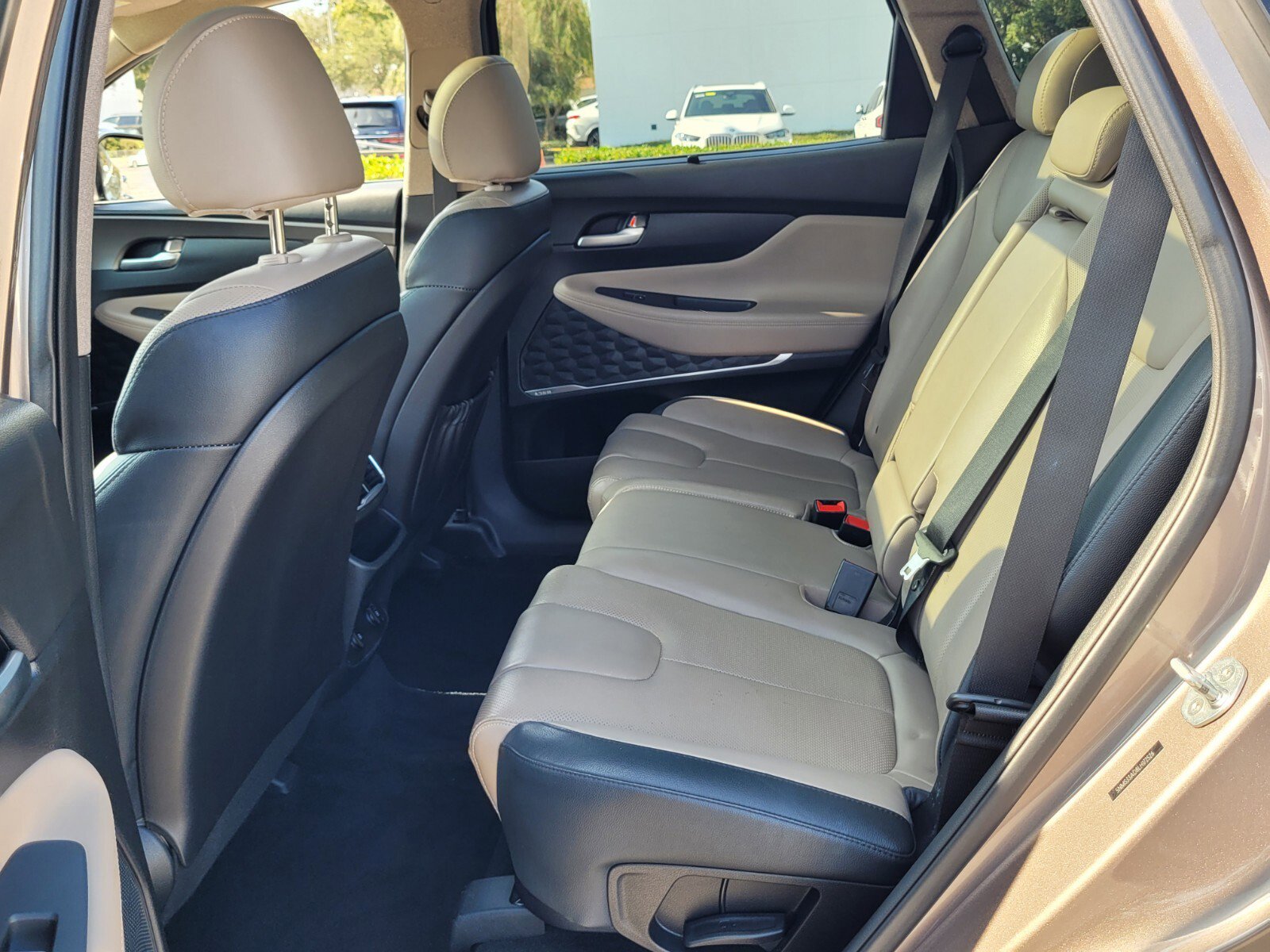 Used 2020 Hyundai Santa Fe SEL w/ Convenience + Premium Package image 11