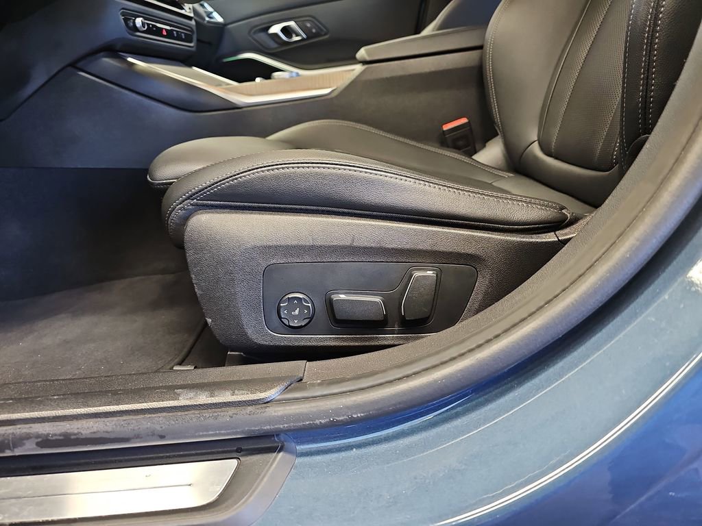 Used 2025 BMW 330i xDrive Sedan image 28