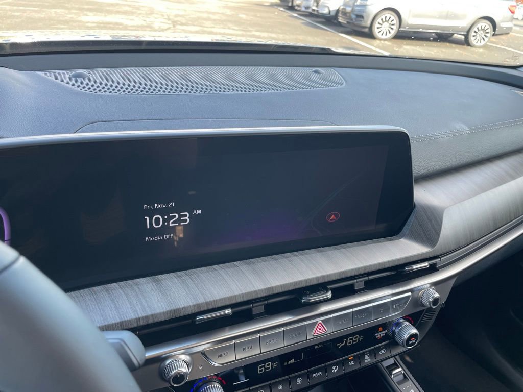 New 2025 Kia Telluride EX w/ EX Captain's Chair Package image 16