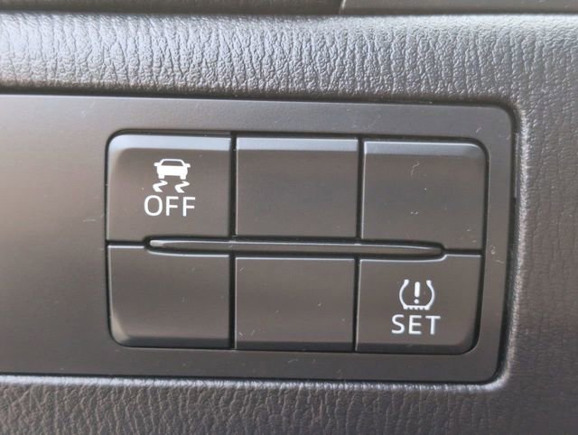 Used 2018 MAZDA MAZDA3 Touring image 23