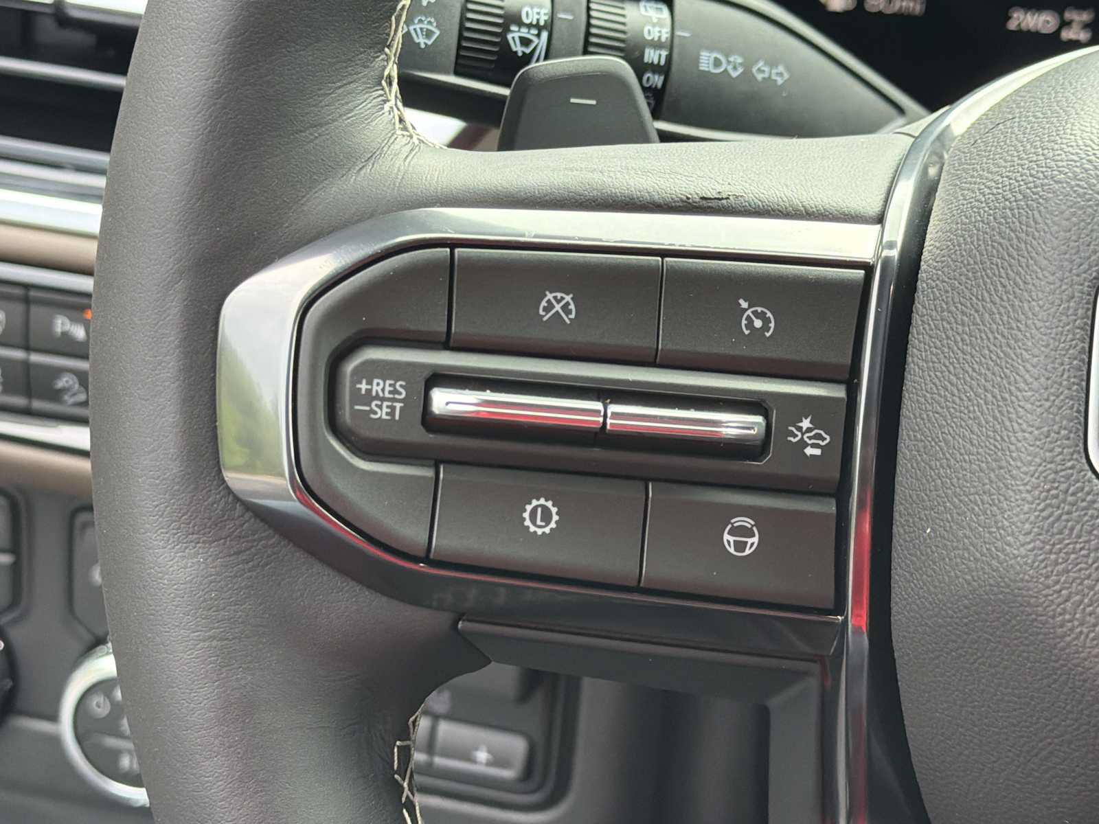 New 2026 GMC Yukon Denali Ultimate AWD/4WD image 10