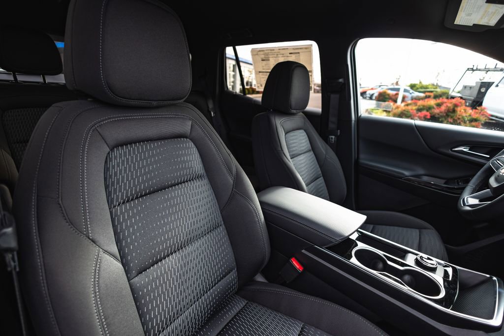 New 2026 Chevrolet Equinox LT w/ LPO, Floor Liner Package image 22