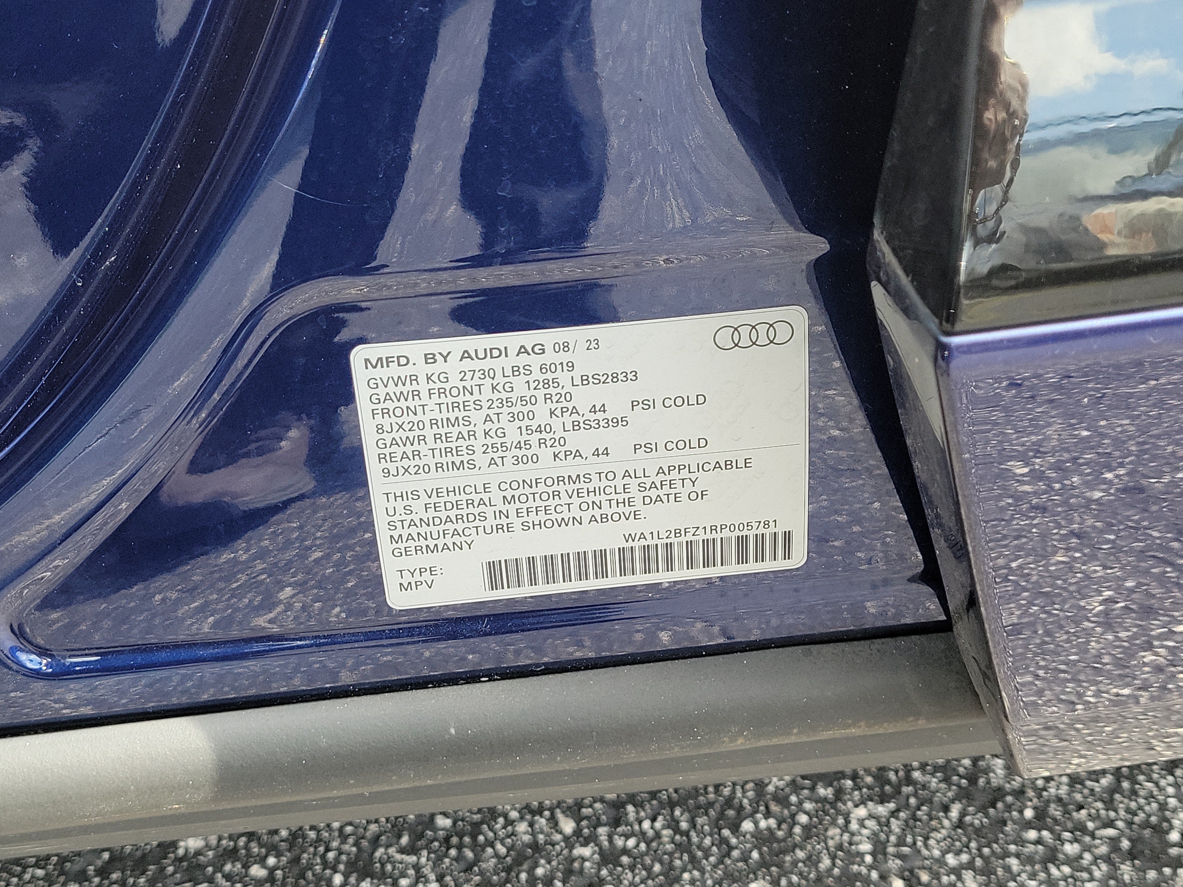 Used 2024 Audi Q4 e-tron Premium Plus AWD/4WD image 32