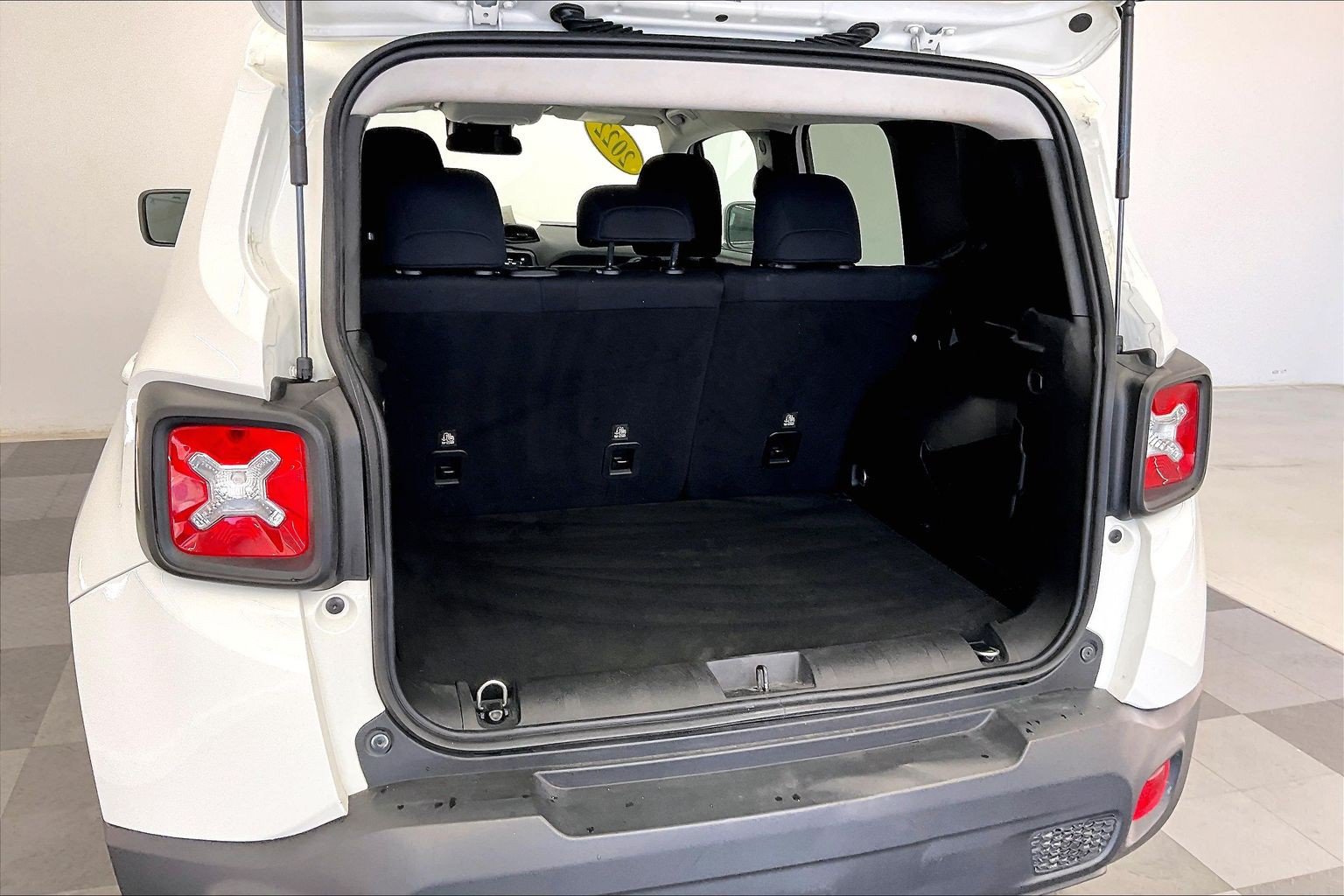 Used 2022 Jeep Renegade Latitude AWD/4WD image 26