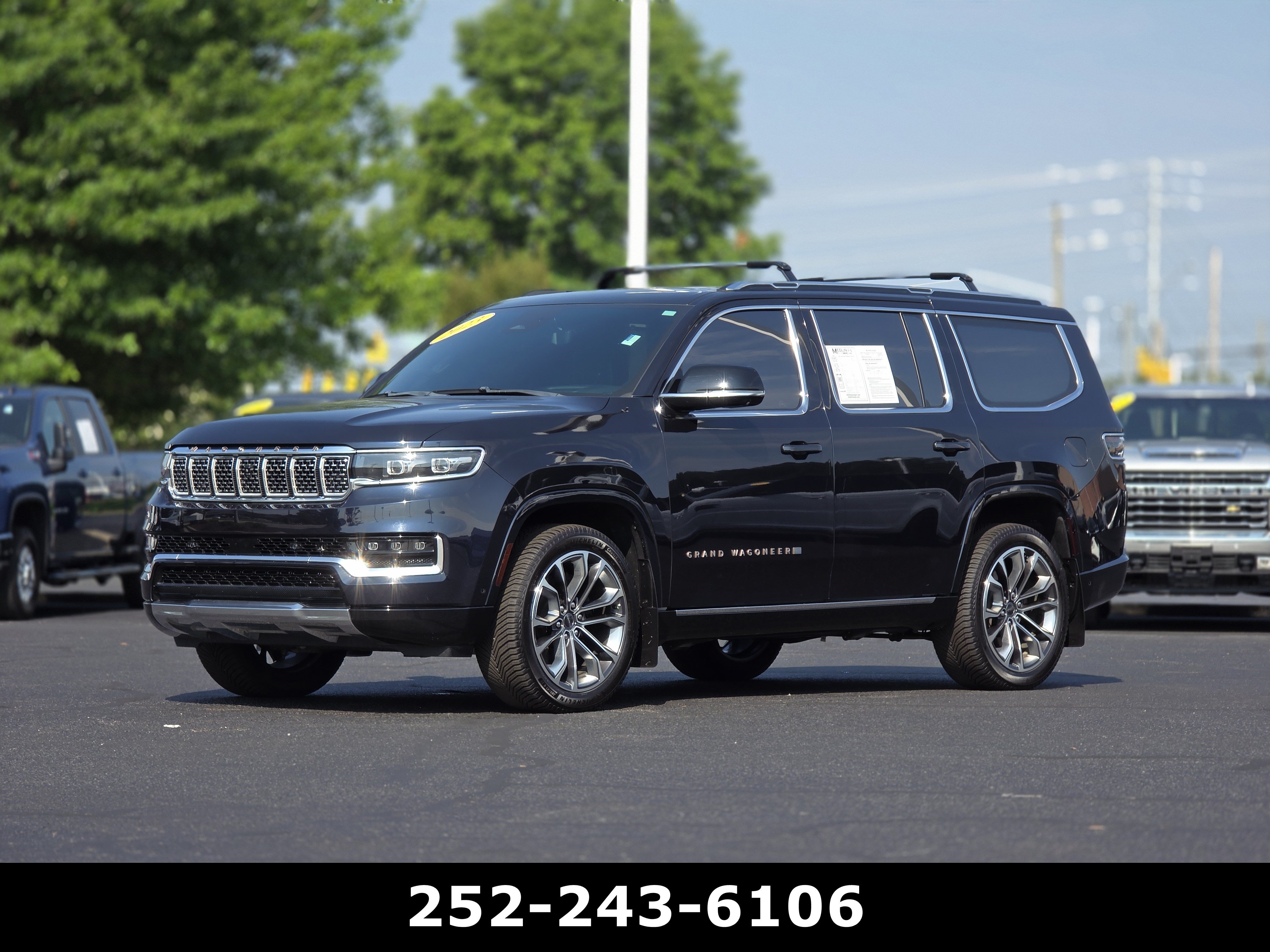 Used 2023 Jeep Grand Wagoneer Series III AWD/4WD image 3