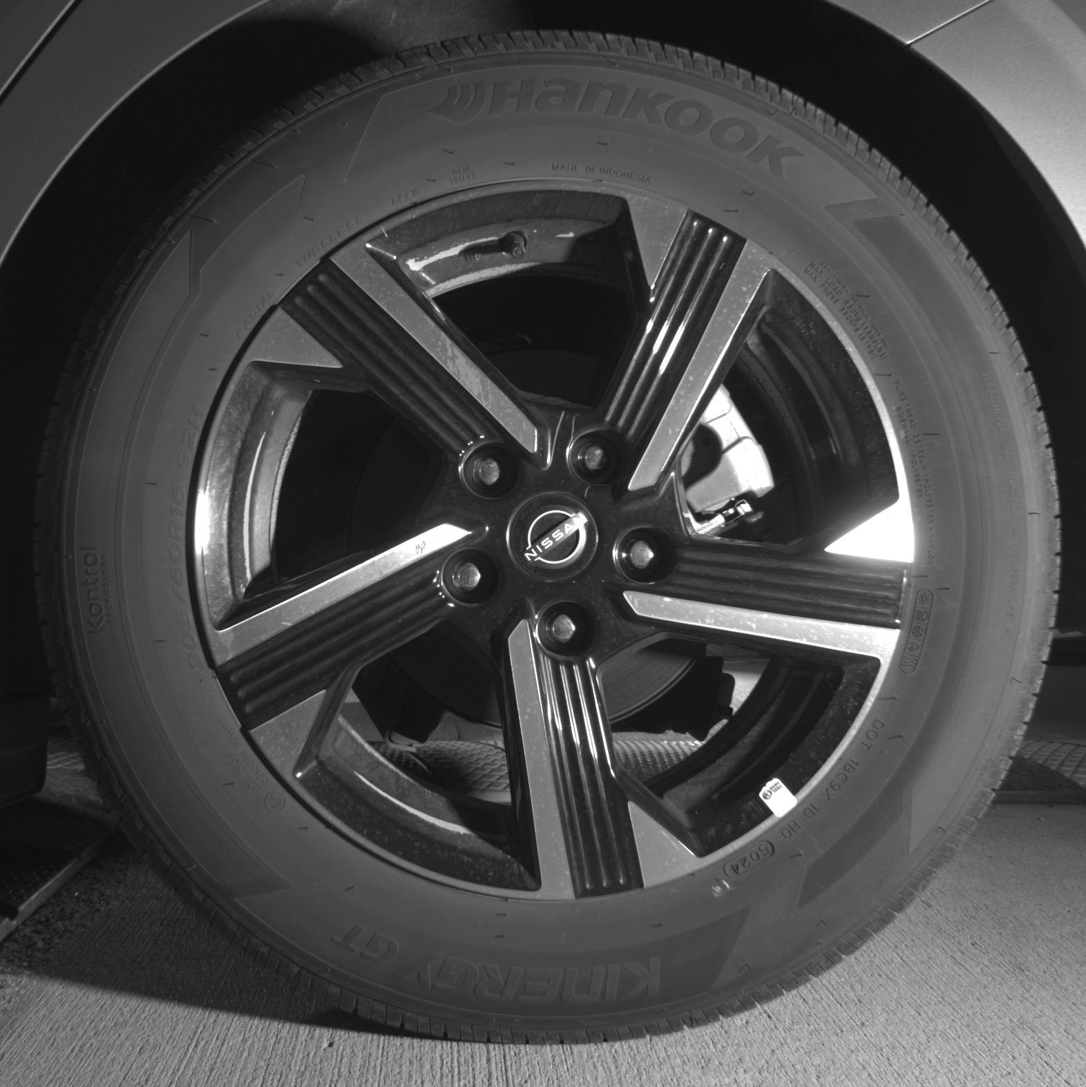 Used 2025 Nissan Sentra SV FWD image 14