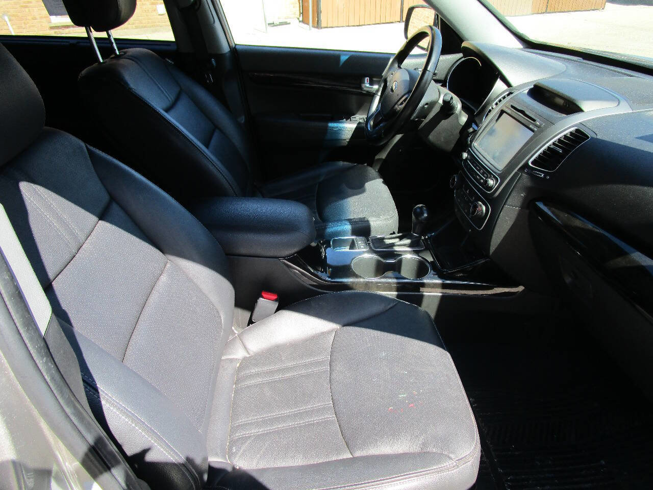 Used 2014 Kia Sorento EX w/ EX V6 Touring Package image 19