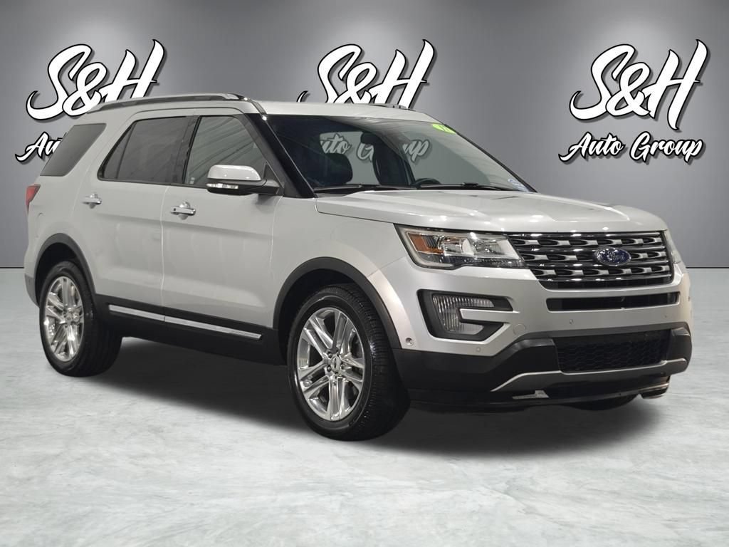 Used 2017 Ford Explorer Limited w/ Equipment Group 301A AWD/4WD image 2