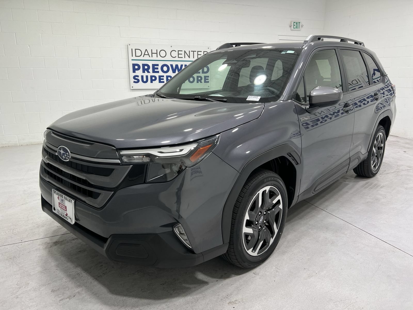 Certified 2025 Subaru Forester Premium AWD/4WD image 4