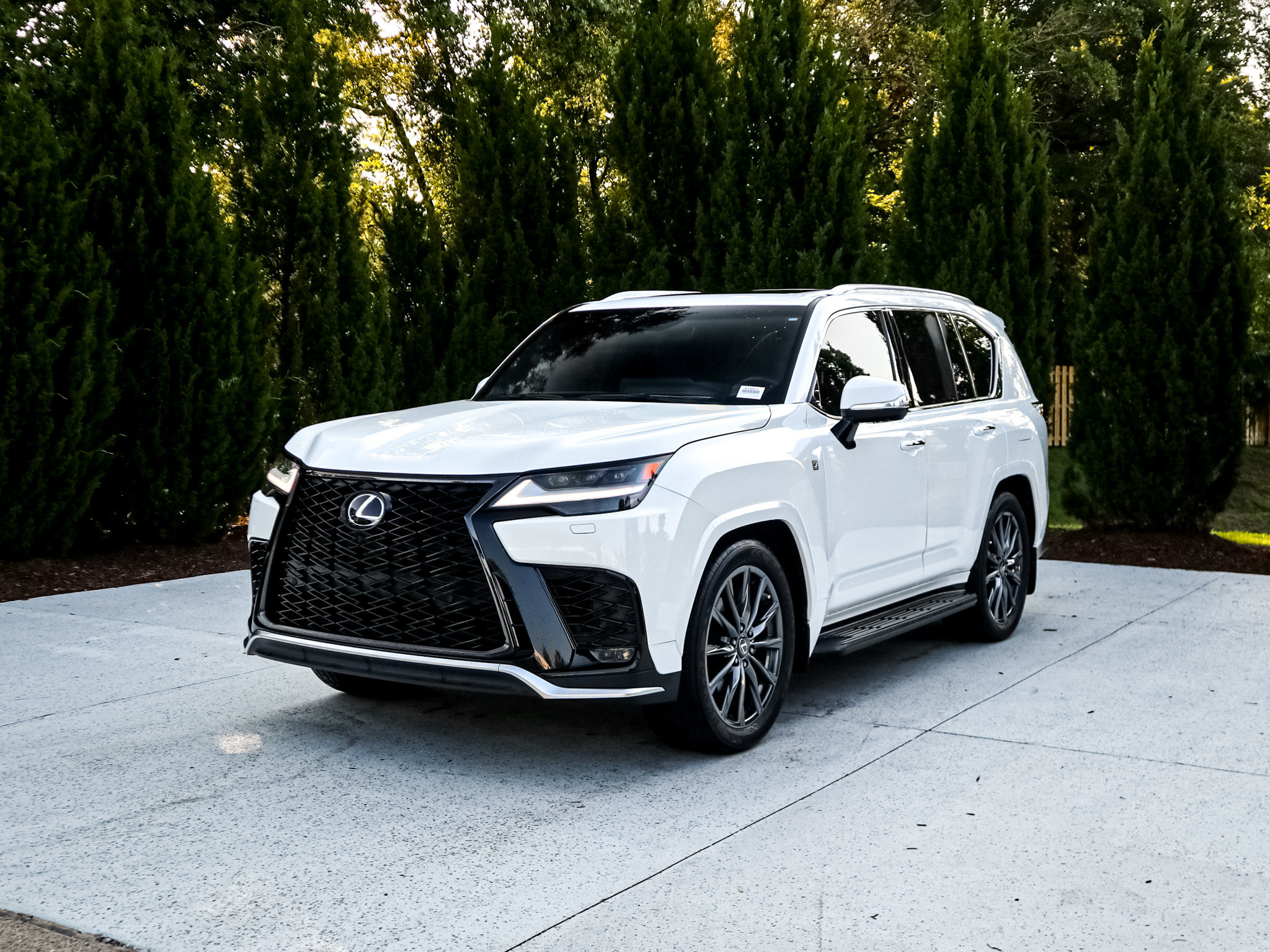 Used 2023 Lexus LX 600 F Sport w/ Accessory Package (Z1) AWD/4WD image 5