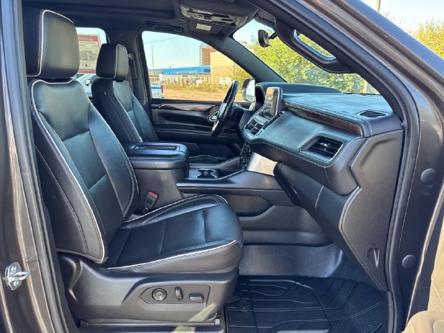 Used 2021 Chevrolet Tahoe Premier w/ Premium Package AWD/4WD image 32