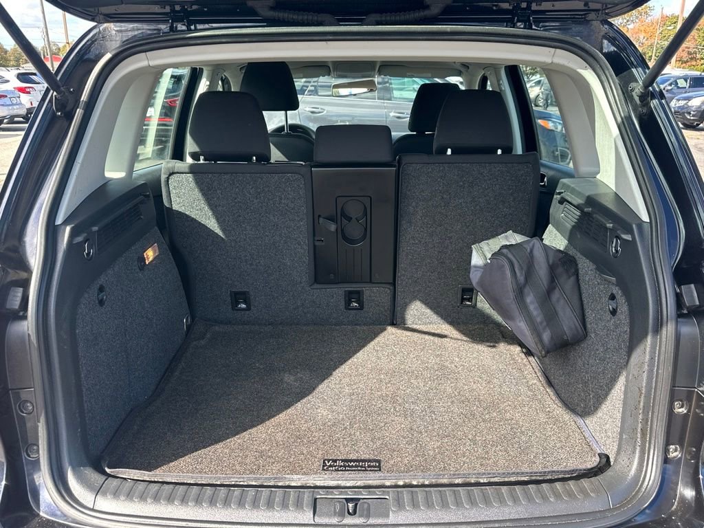 Used 2017 Volkswagen Tiguan S image 18