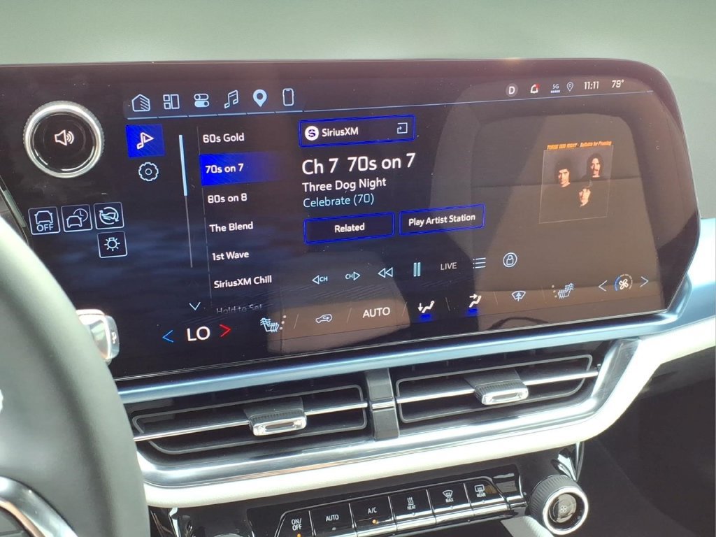 Used 2026 Chevrolet Equinox EV LT FWD image 25