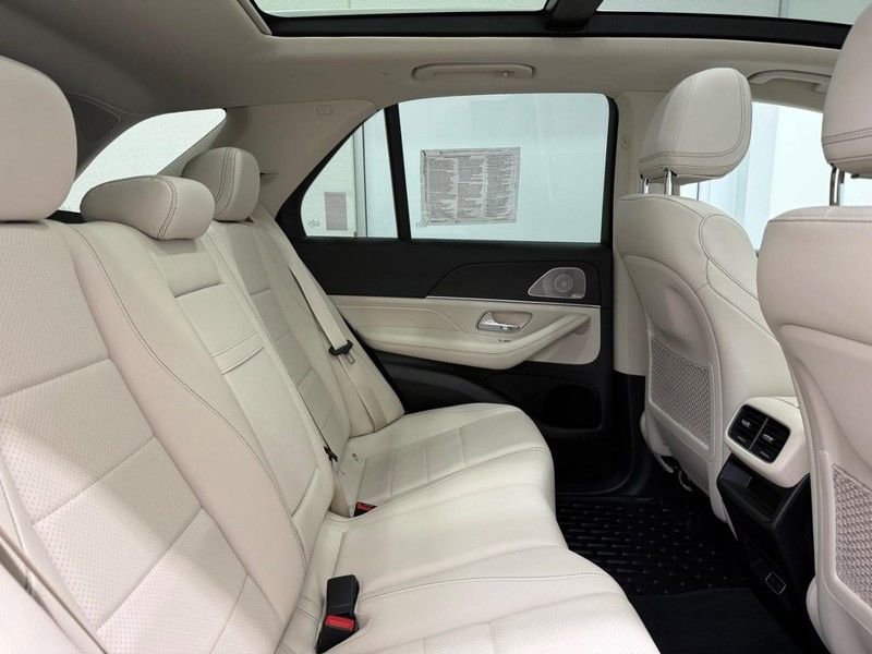 New 2025 Mercedes-Benz GLE 450e 4MATIC image 4