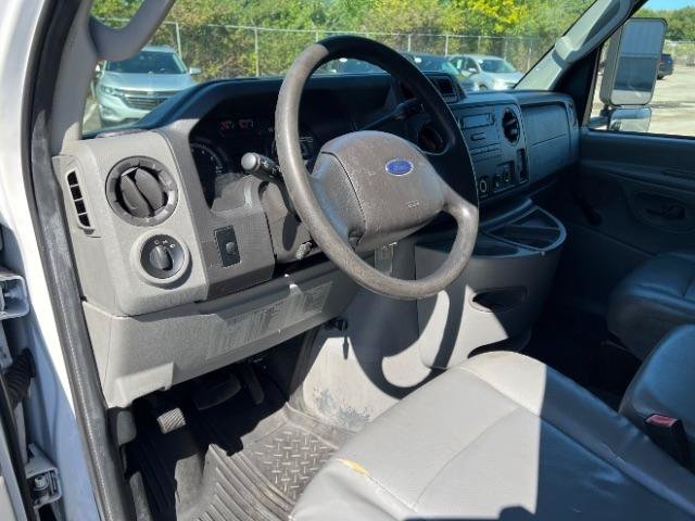 Used 2011 Ford E-450 and Econoline 450 Super Duty RWD image 10