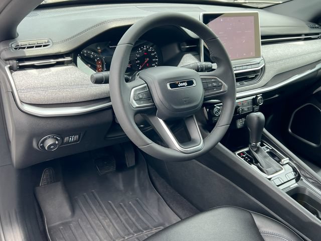 Used 2023 Jeep Compass Latitude AWD/4WD image 18