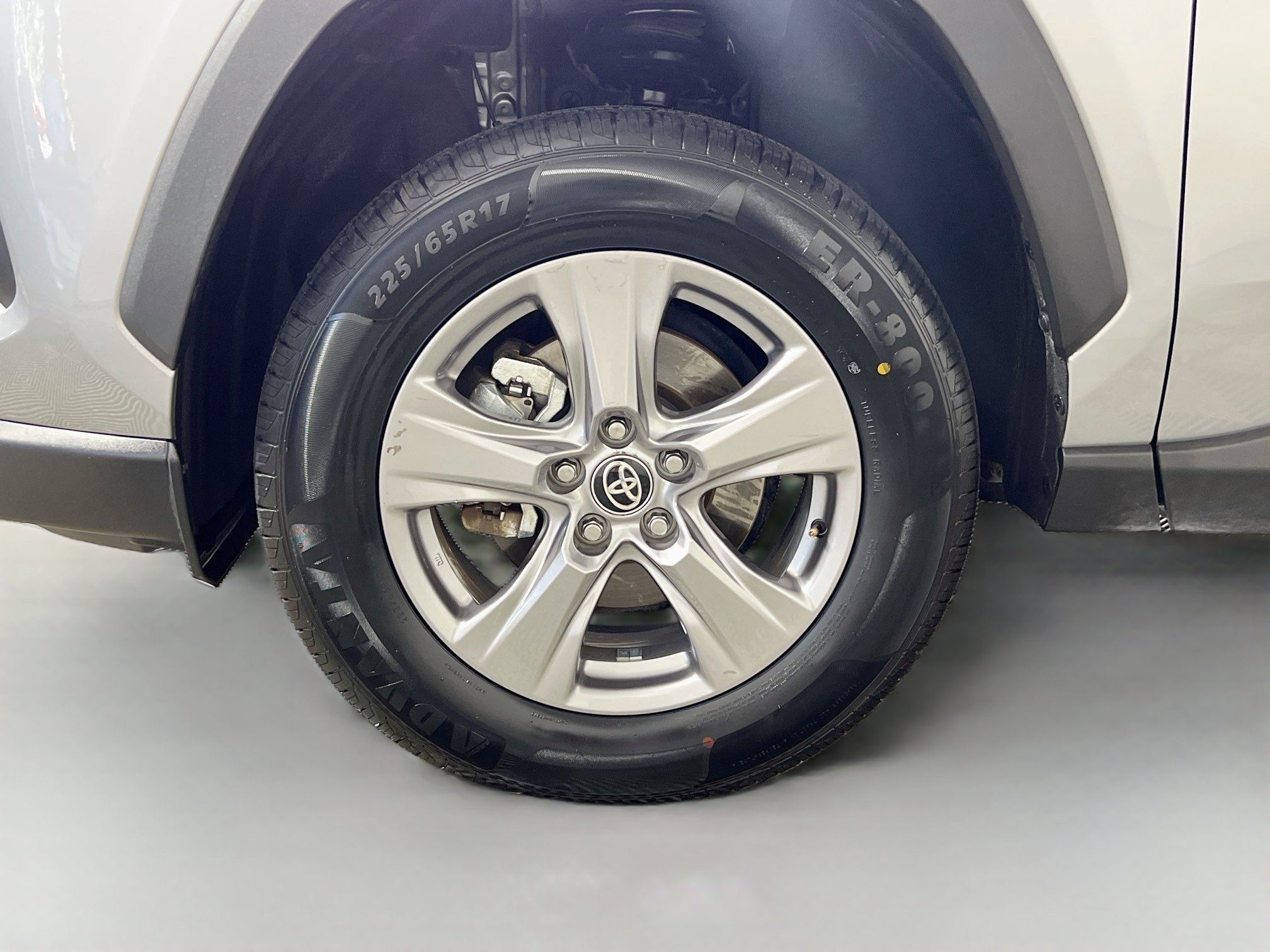 Used 2025 Toyota RAV4 XLE FWD image 14