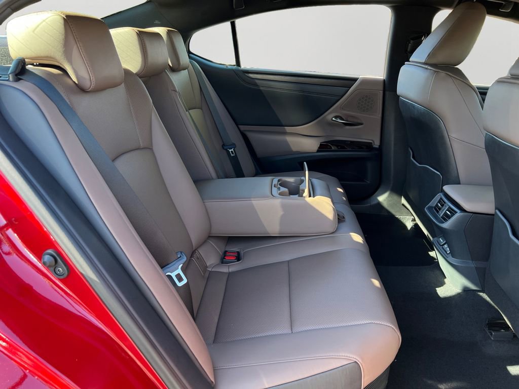 New 2025 Lexus ES 300h w/ Premium Package image 6
