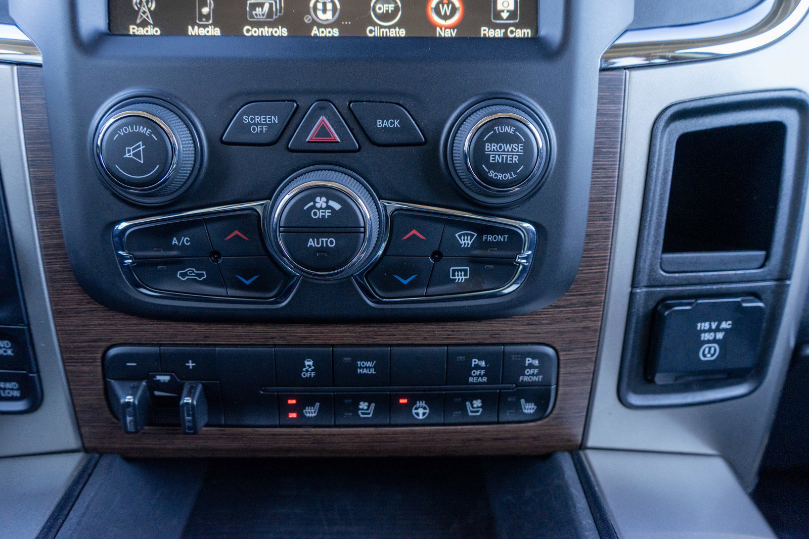 Used 2017 RAM 1500 Laramie w/ Convenience Group AWD/4WD image 20
