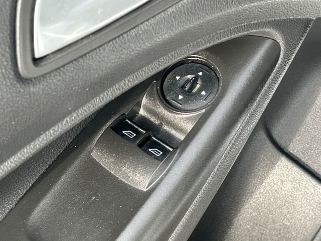 Used 2015 Ford Transit Connect XLT image 12