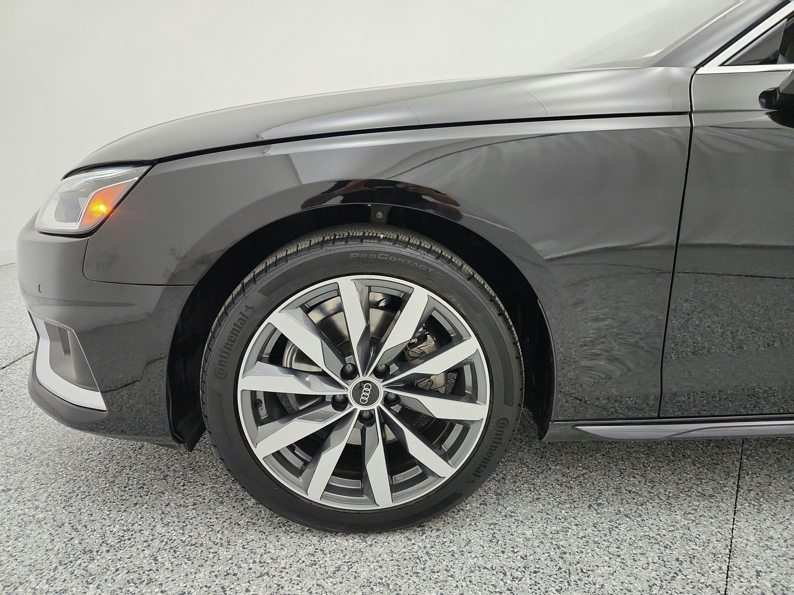 Used 2023 Audi A4 2.0T Premium w/ Convenience Package AWD/4WD image 18