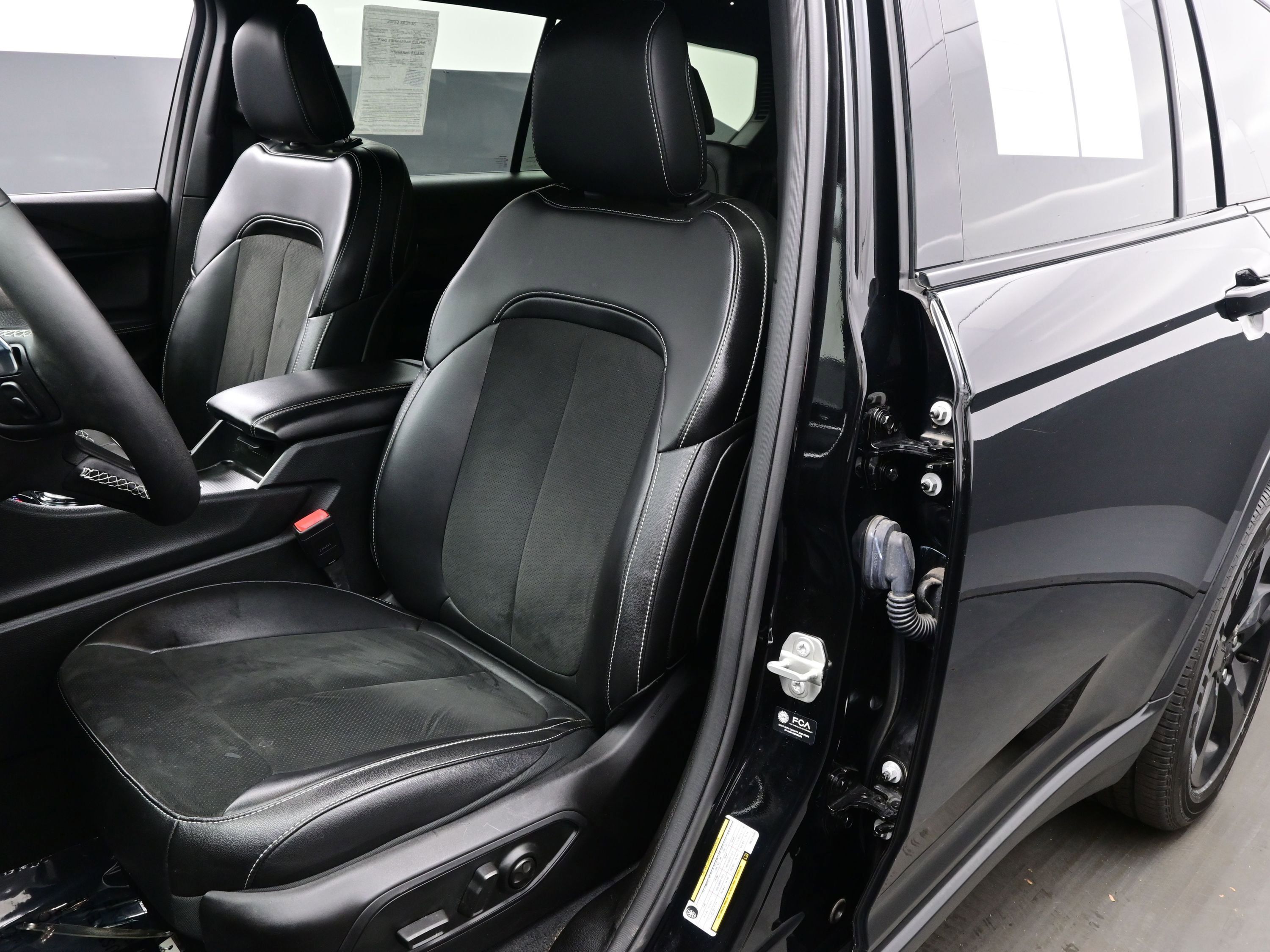 Used 2024 Jeep Grand Cherokee L Altitude image 12