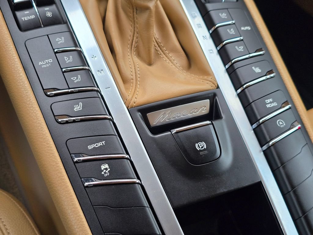 Used 2015 Porsche Macan S AWD/4WD image 25